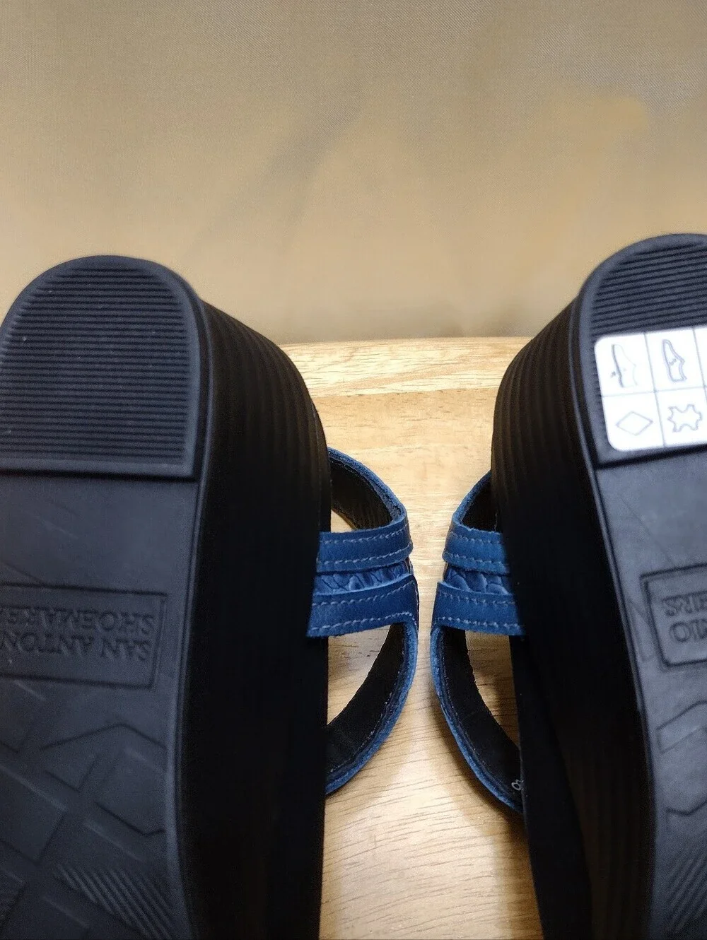 SAS Women's Capsain Blue Seight Wedge Strapped Sandals Size 8.5W